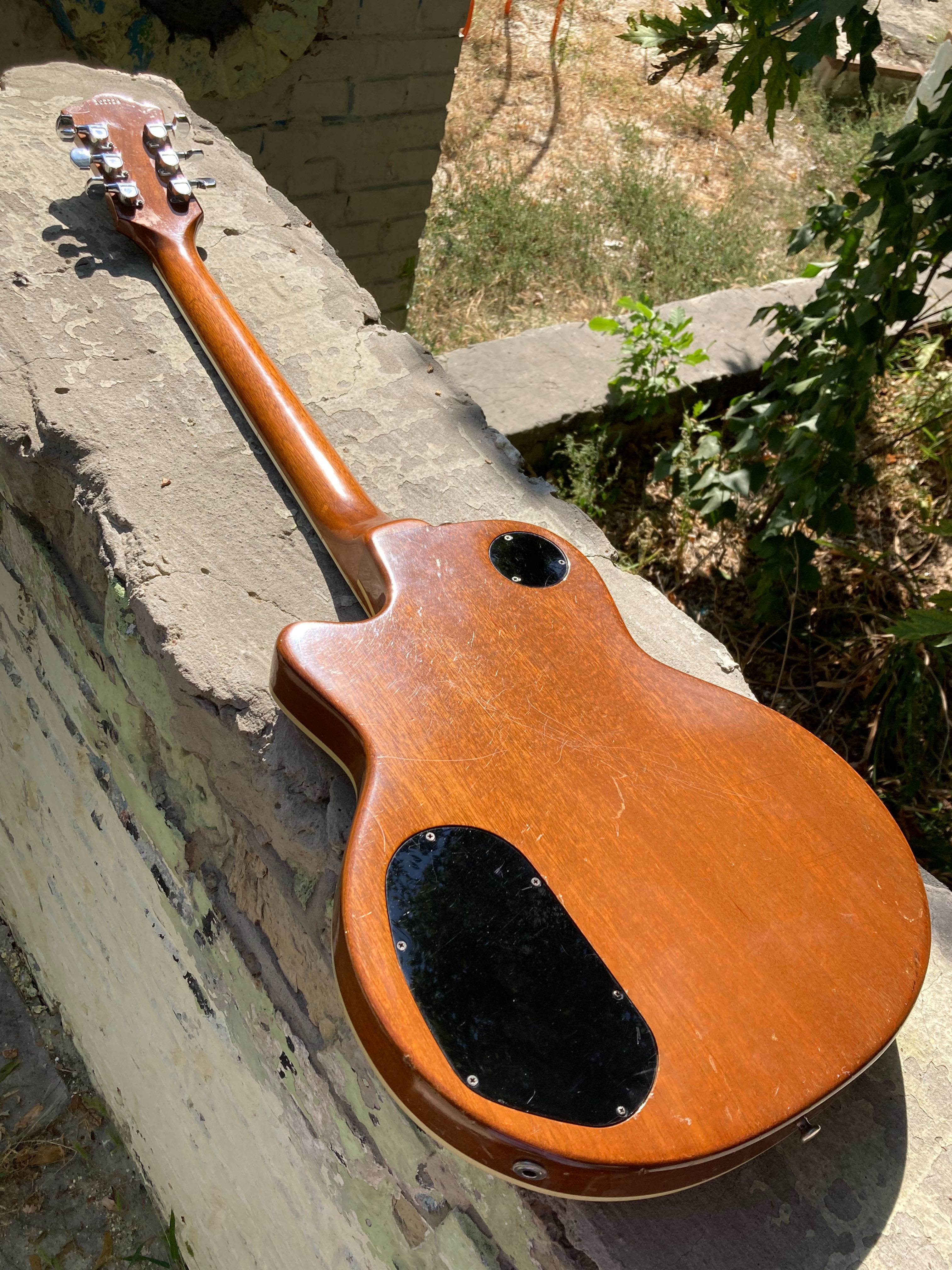 Guild M-75 Natural 1974го року з рідним кейсом