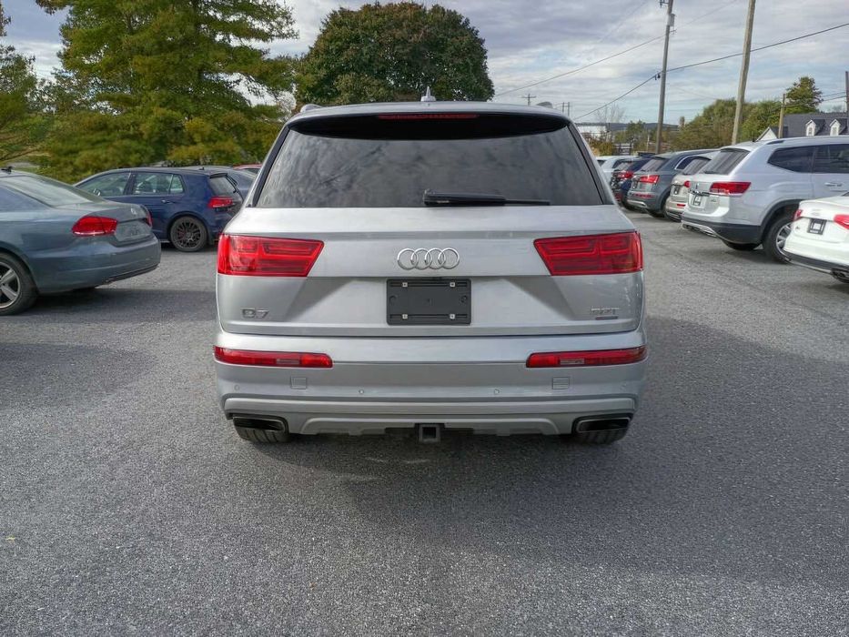 Audi Q7      2018