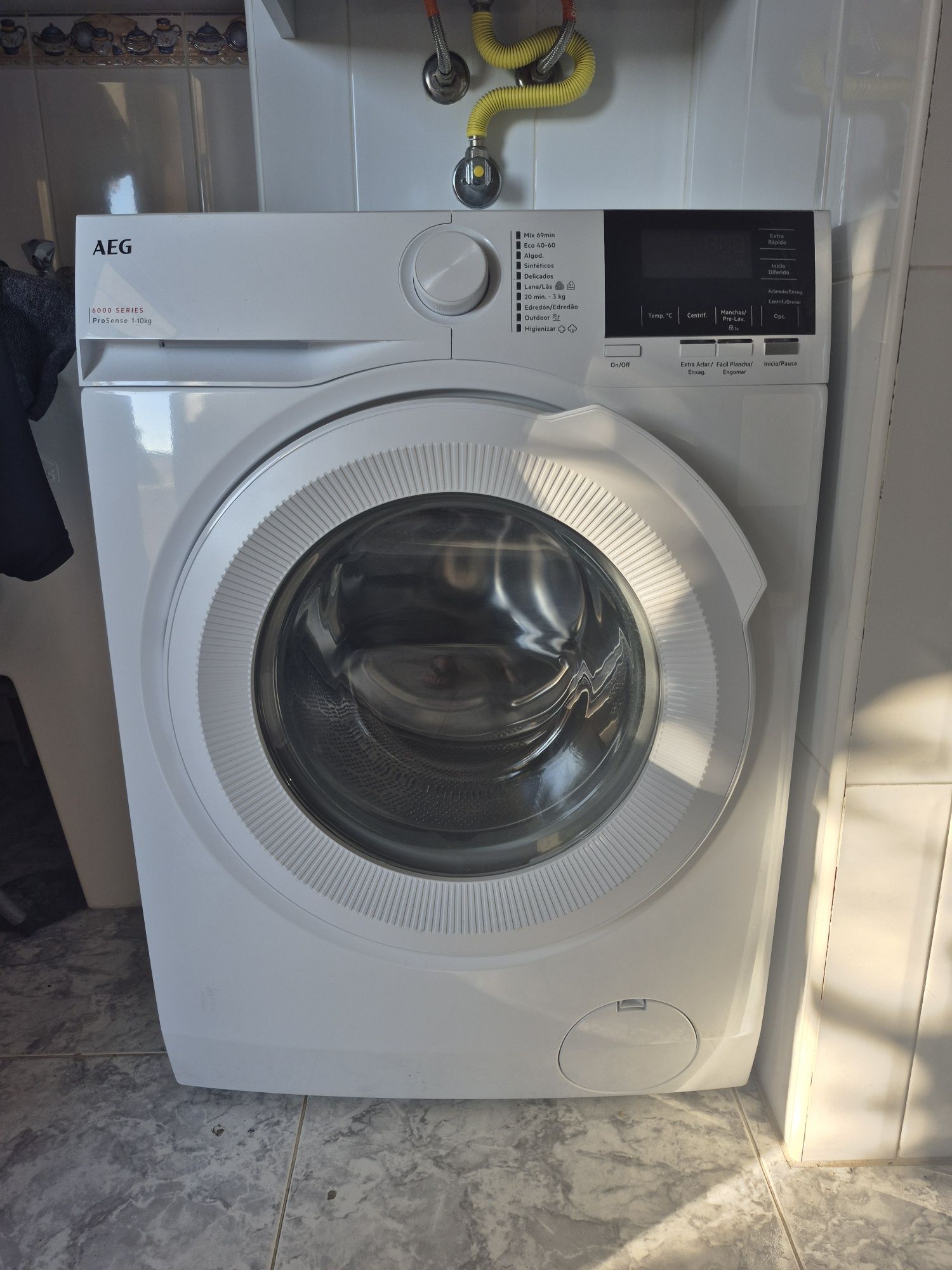 Máquina de lavar roupa AEG