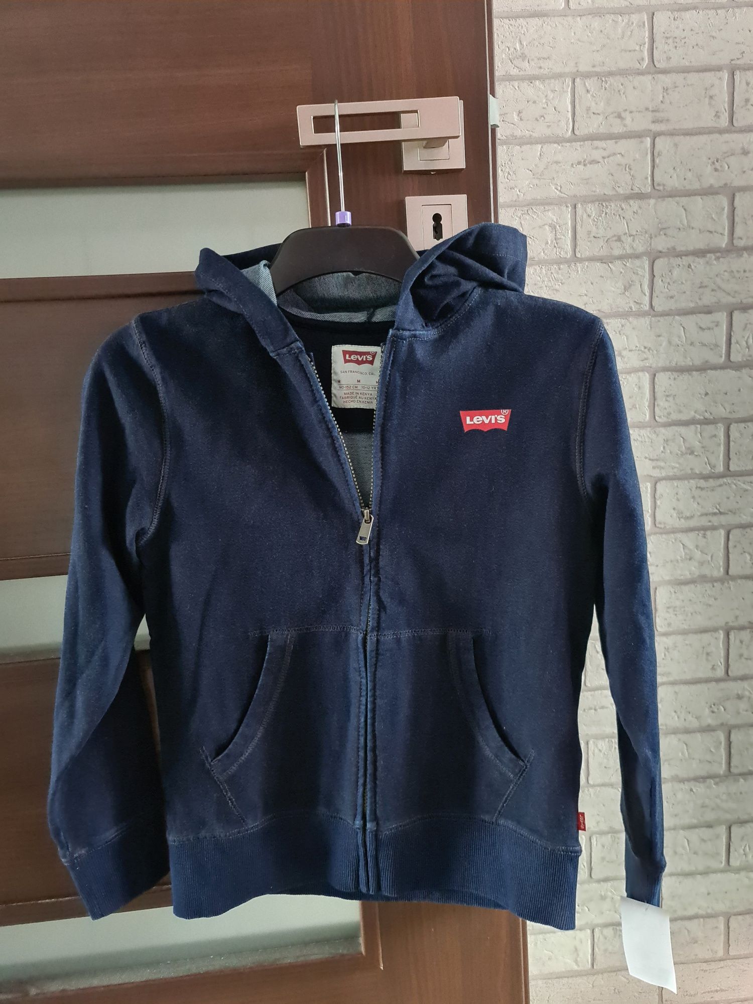 Продам кофту Levi's