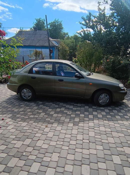 Автомобіль Daewoo sens