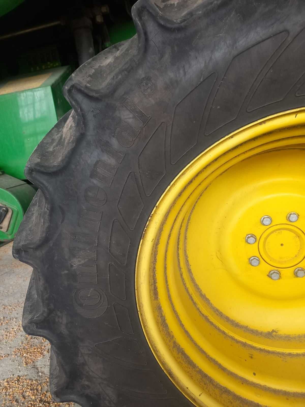 John Deere 670 2011