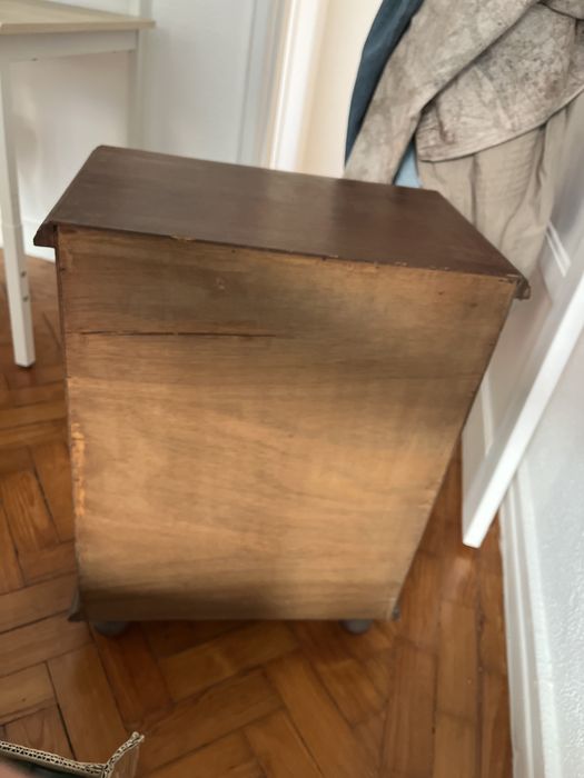 Cómoda/Mesa de cabeceira