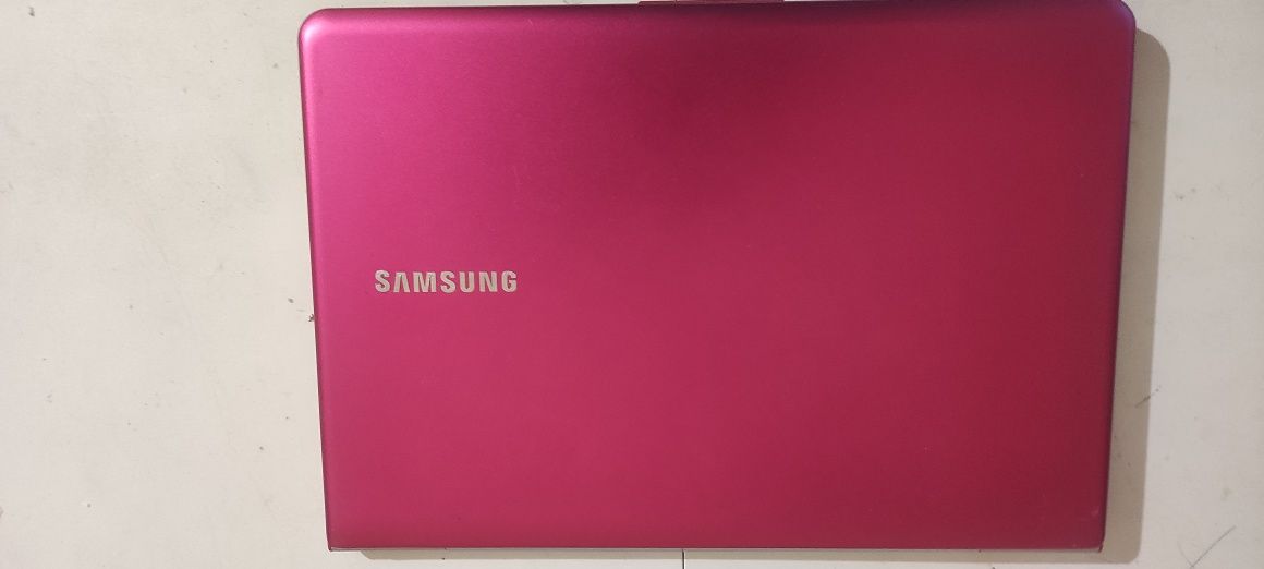 Samsung 535U  Amd A6-4455M, 4 gb, hdd 500 gb