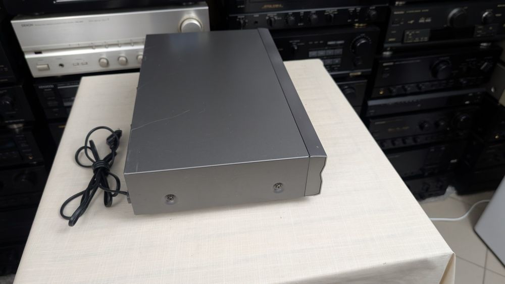 Yamaha CDX-596 Wysokiej klasy odtwarzacz płyt CD