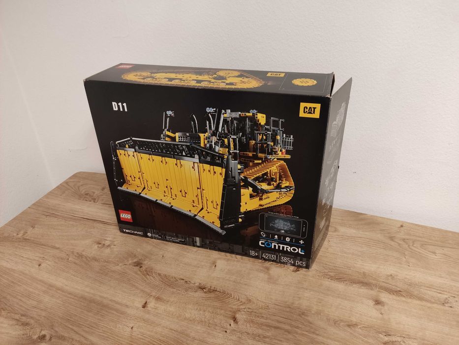 Lego ® Technic ® Sterowany przez aplikację buldożer Cat® D11