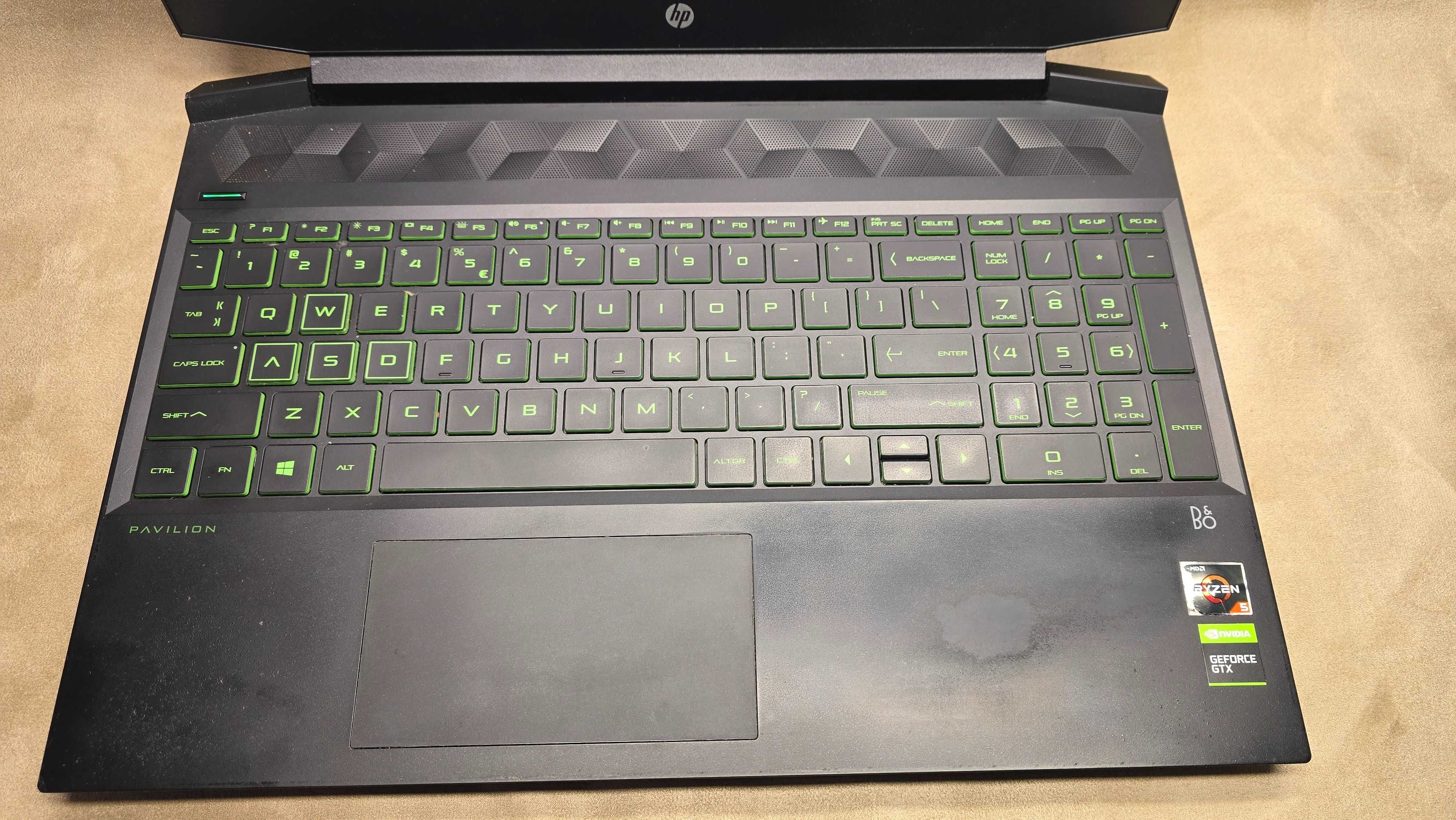 Laptop HP 15-EC0047NW 15.6" IPS R5-3550H 8GB  512gb ssd GeForce1650