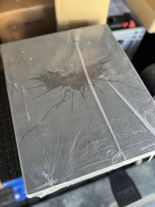 Hot Toys Batman The Dark Knight Rises - Bruce Wayne - DX Series