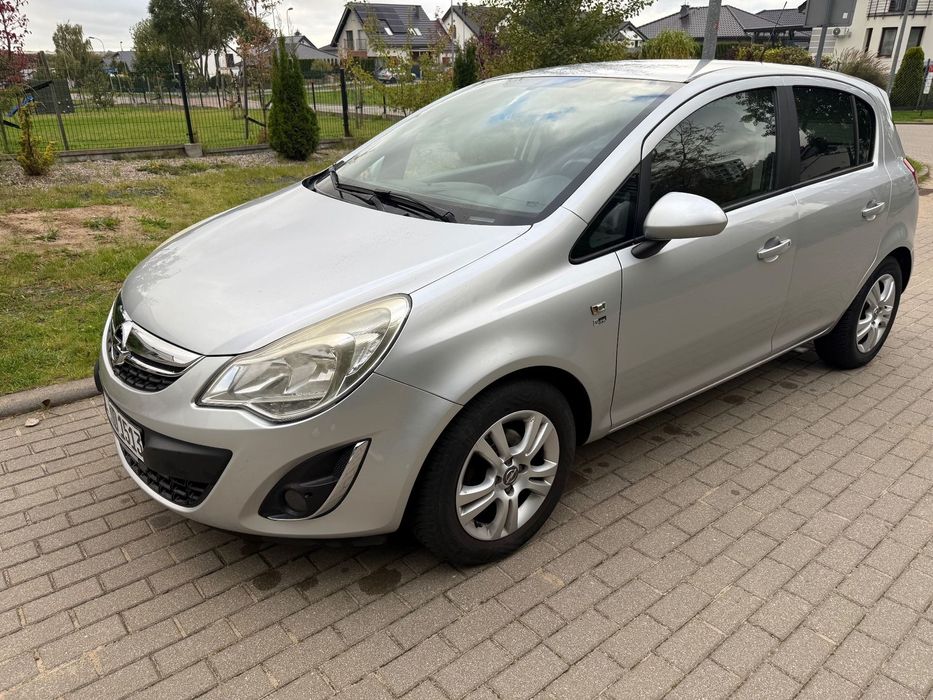 Opel Corsa 2012 / 5 drzwi / 1.4 benz ZAREJESTROWANA bezwypadkowa / 150 lecie OPLA