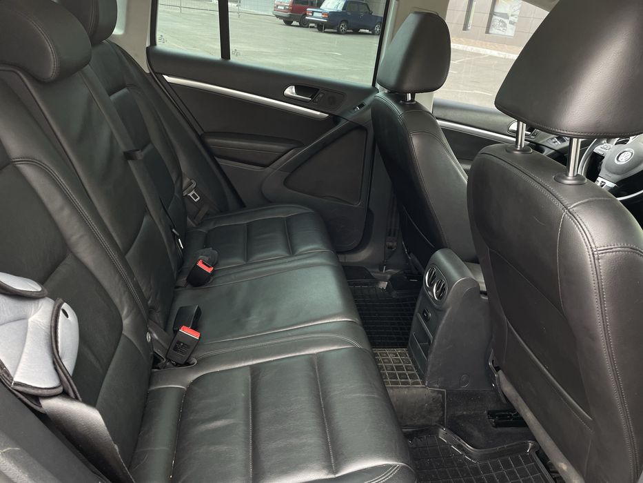 Продам Volkswagen  Tiguan 2.0 TSI 4 Motion