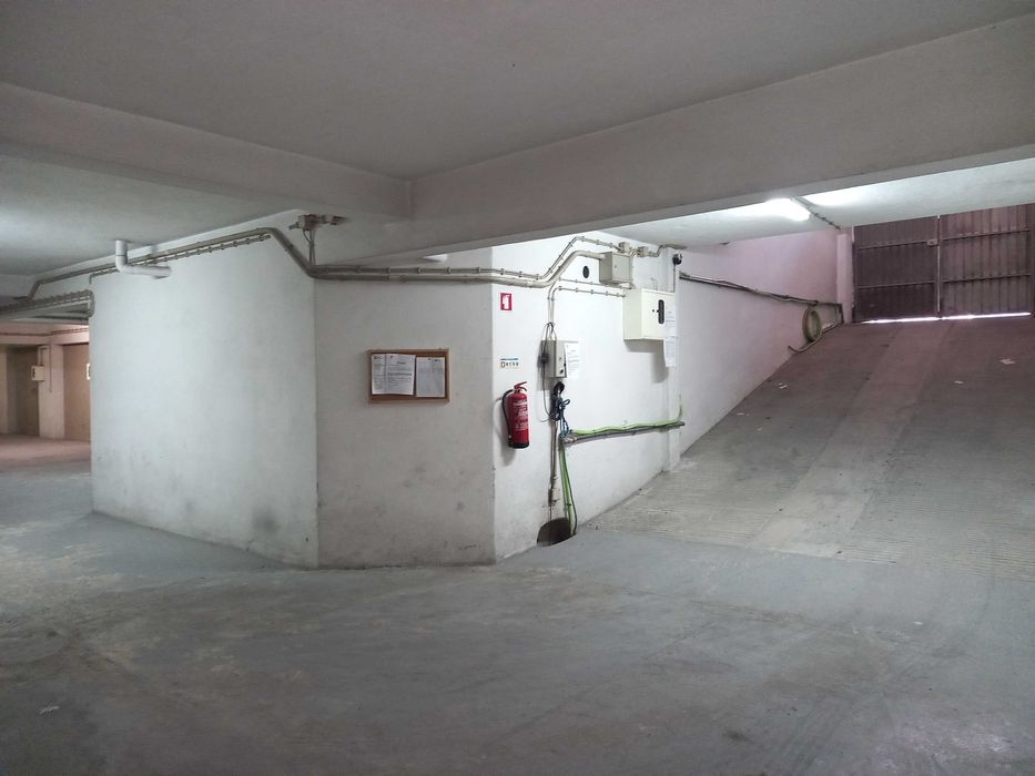 Garagem  •  Pinhal Novo  •   com Contrato de Arrendamento!