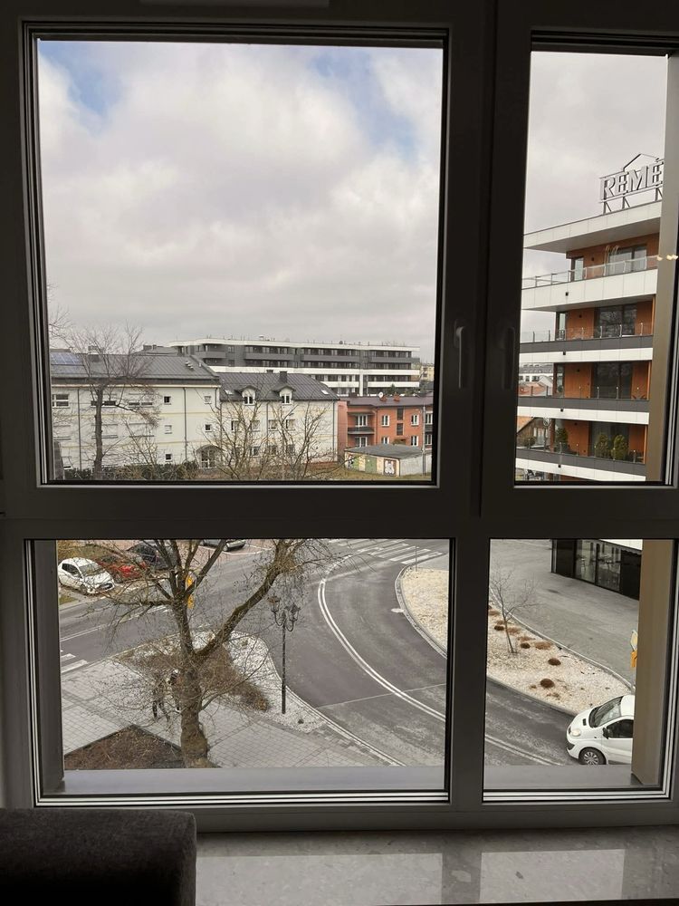 Kawalerka 31 m2 przy stacji PKP do wynajecia.