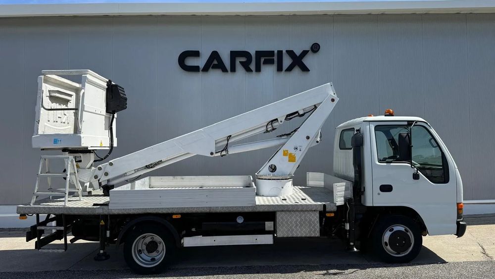 Isuzu NKR 77L-5D C/ Cesto elevatório