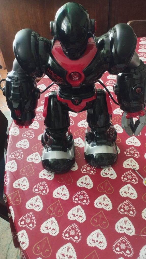 Knabo strong robot