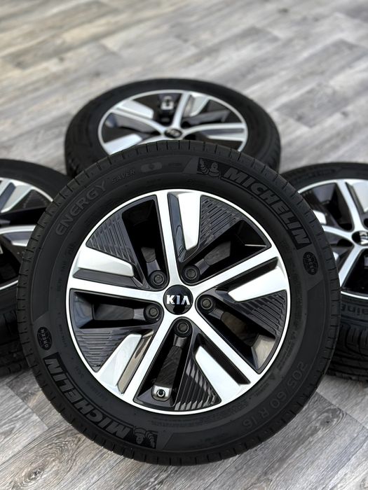 Колеса. Диски R16, 5/114.3. Kia Niro, Soul. 205/16