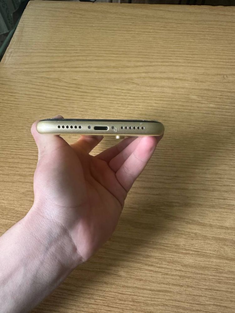 Телефон Iphone XR