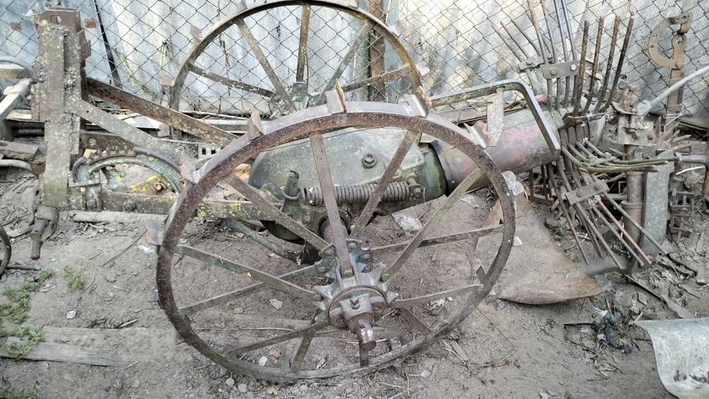 Кіньська картоплекопачка, перероблена під мінітрактор