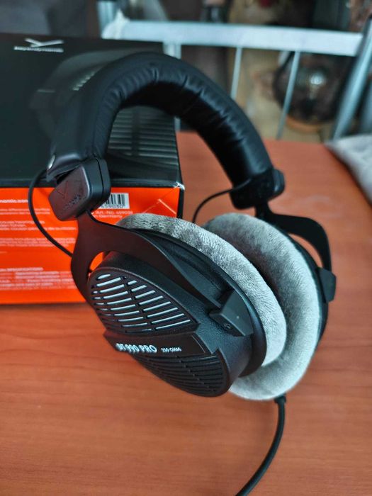 beyerdynamic dt 990 pro