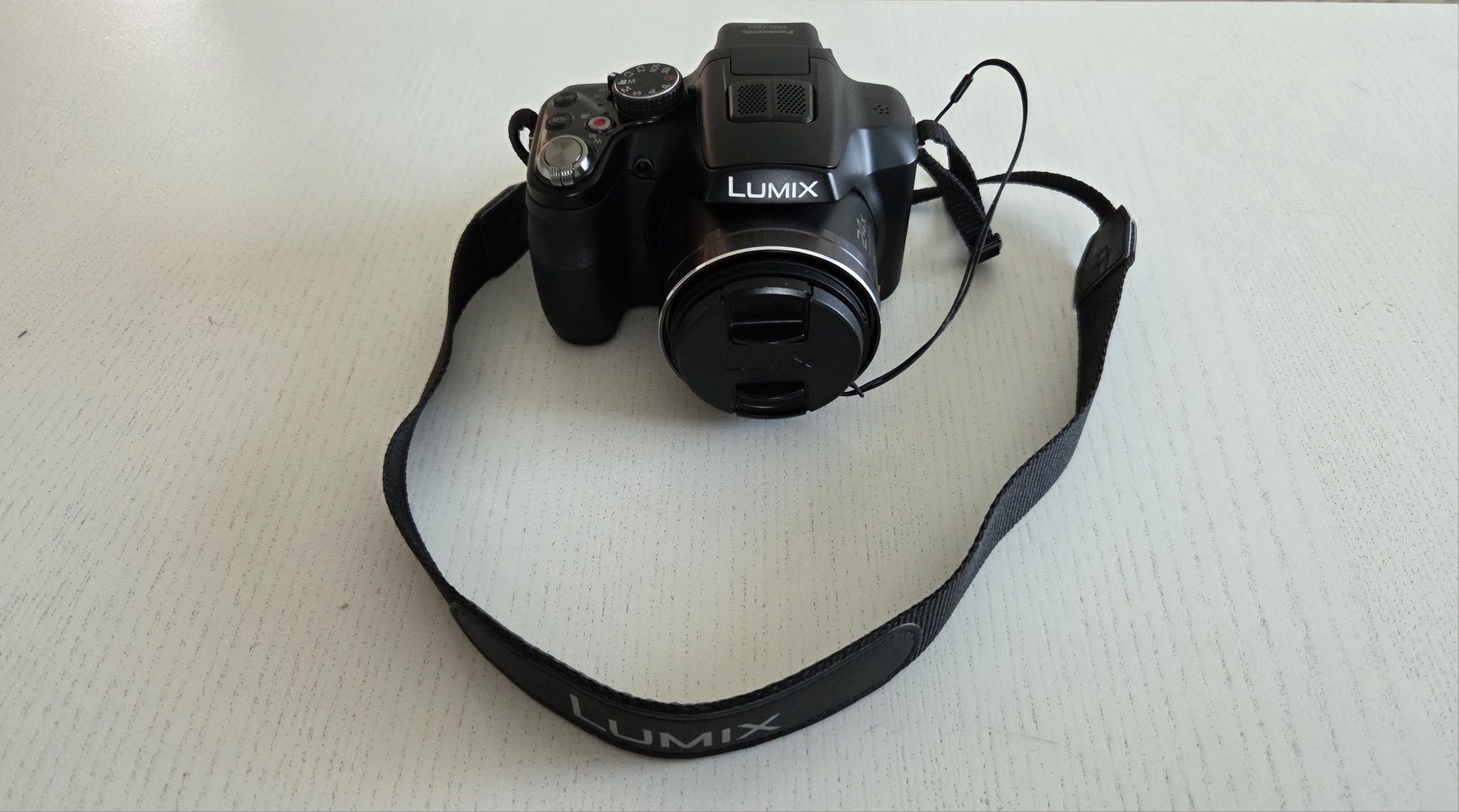 Câmera Fotográfica Panasonic DMC - FZ62
