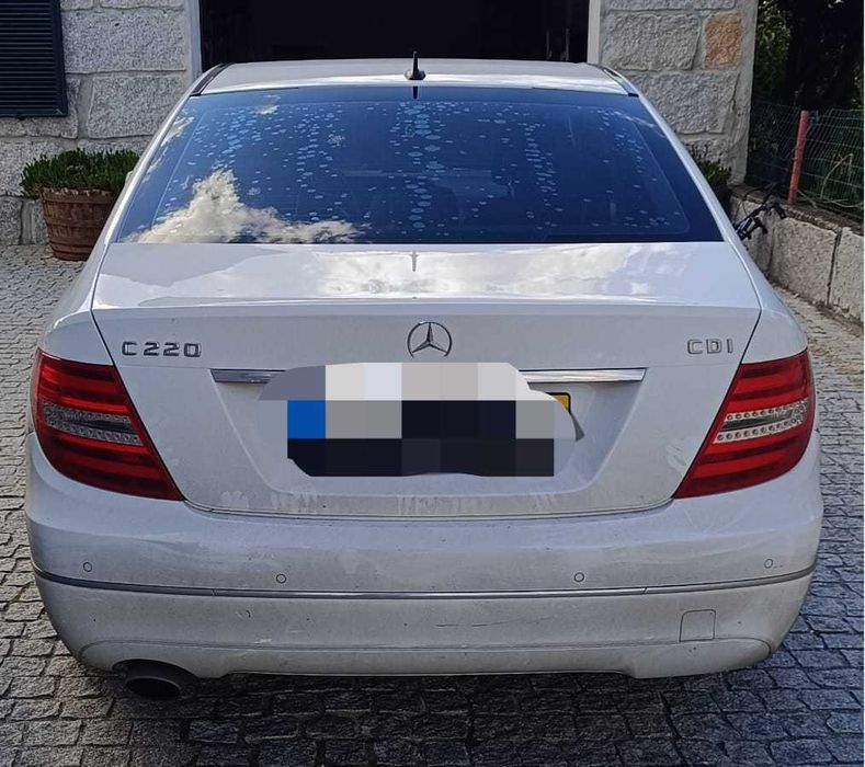 Mercedes 220cdi com todas as revisões na mercedes