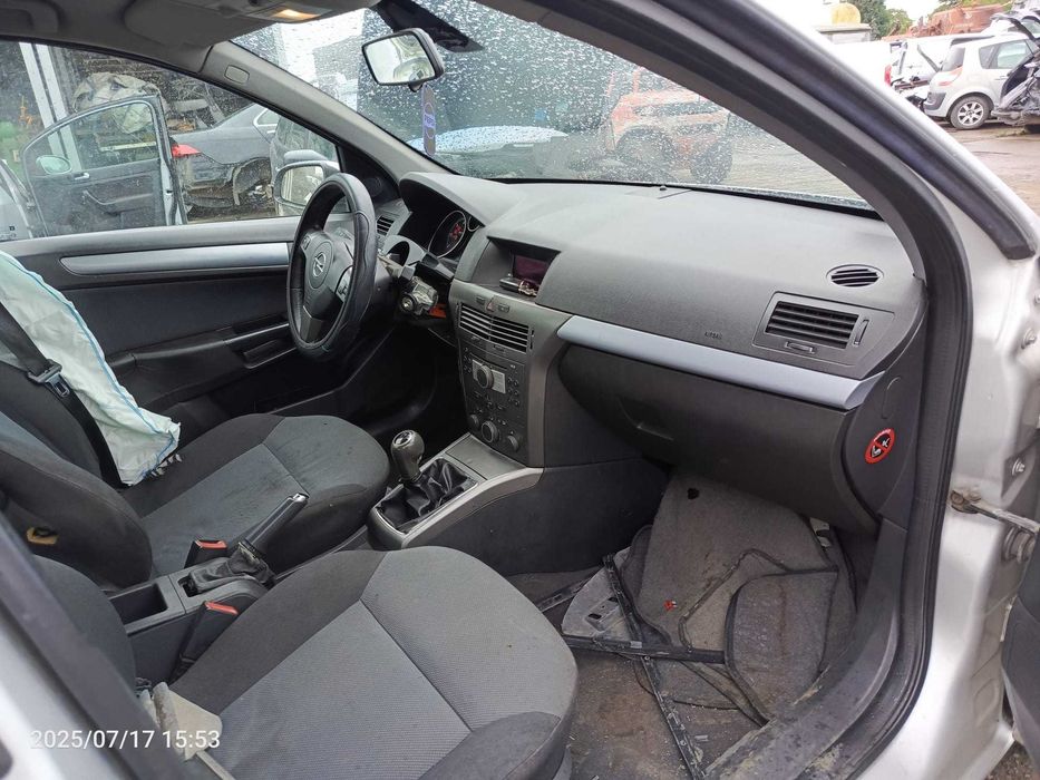 Opel Astra H na części drzwi maska zderzak klapa lampa z157 xxvn