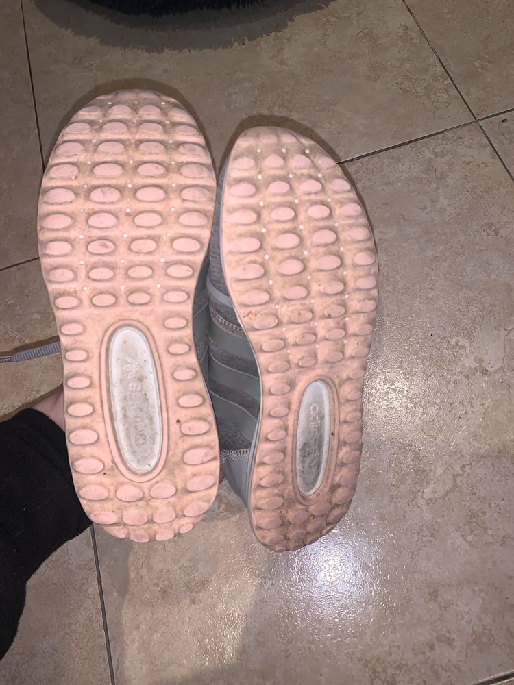 tenis adidas muito bom estado