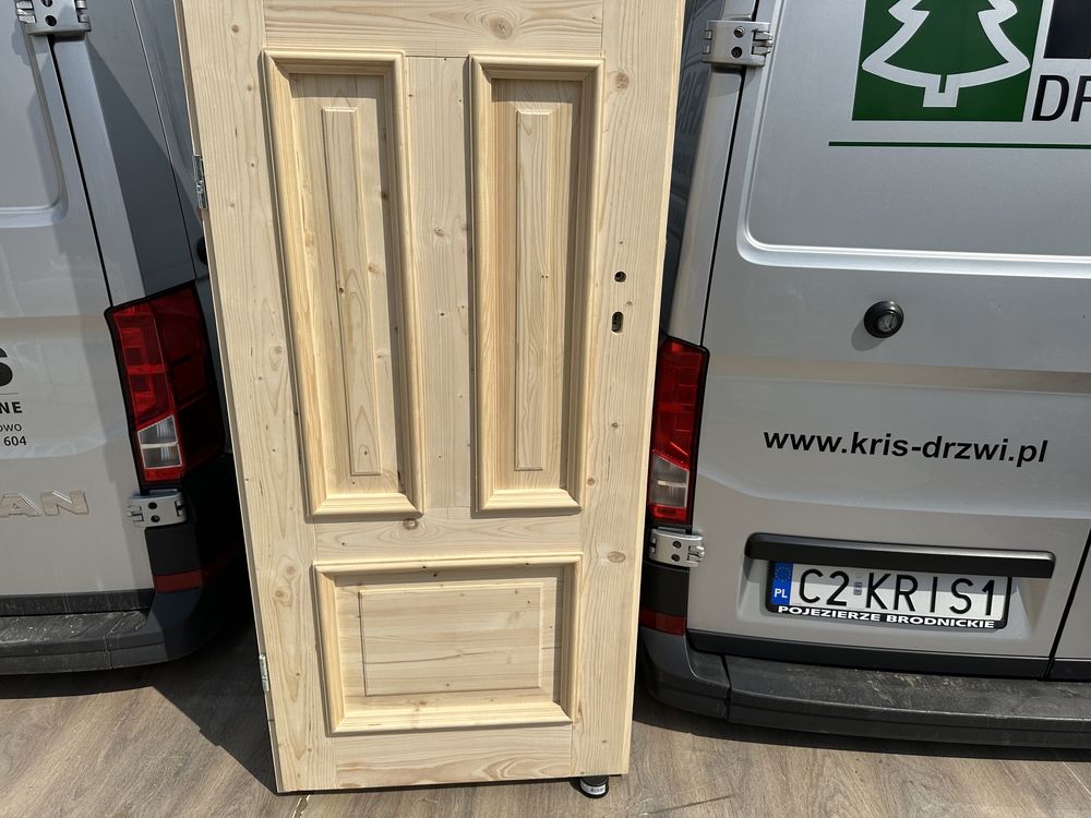 Drzwi wewnętrzne drewniane nietypowe ze skosem na każdy wymiar