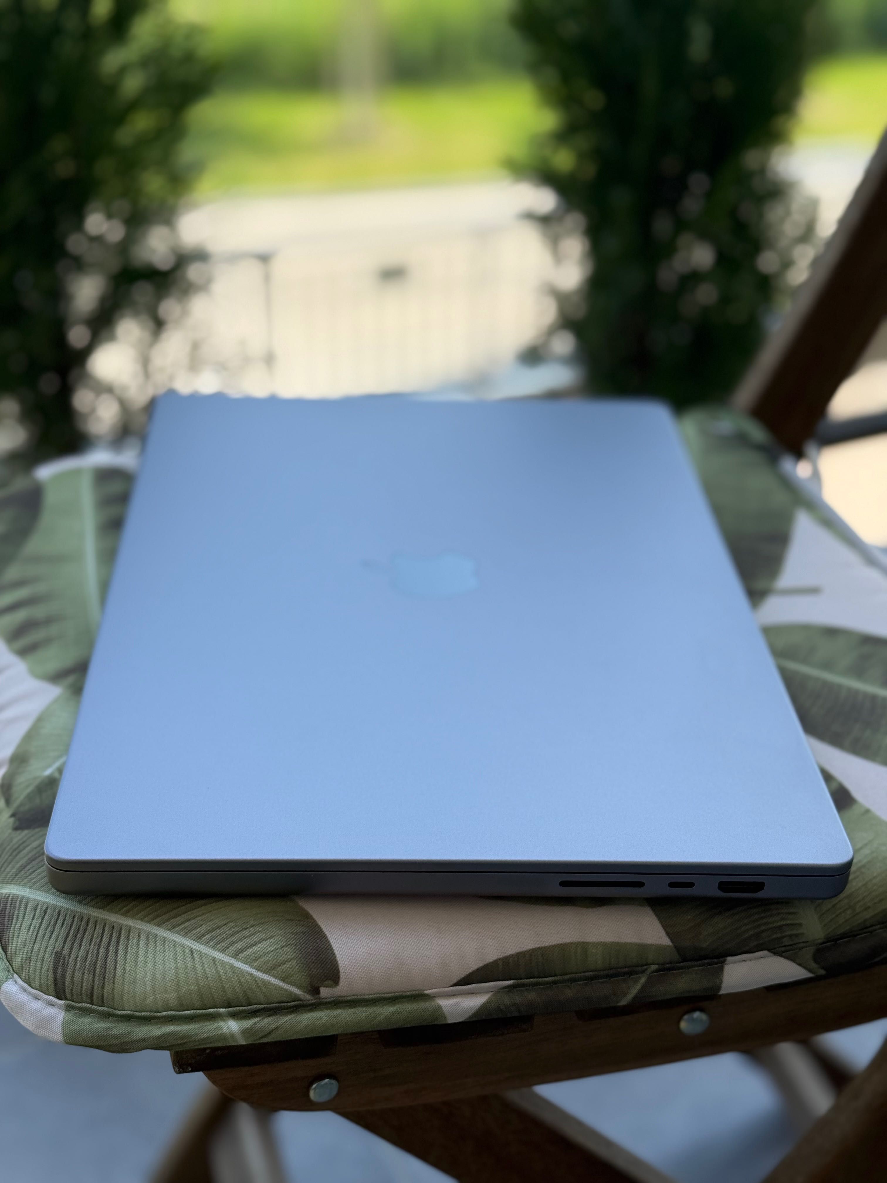 MacBook Pro 16” M1 Max 64GB RAM | 512GB SSD