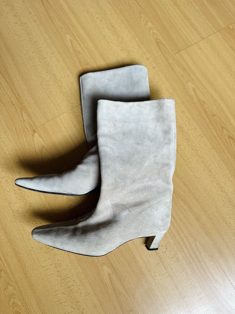 Чобітки ZARA в стилі Khaite