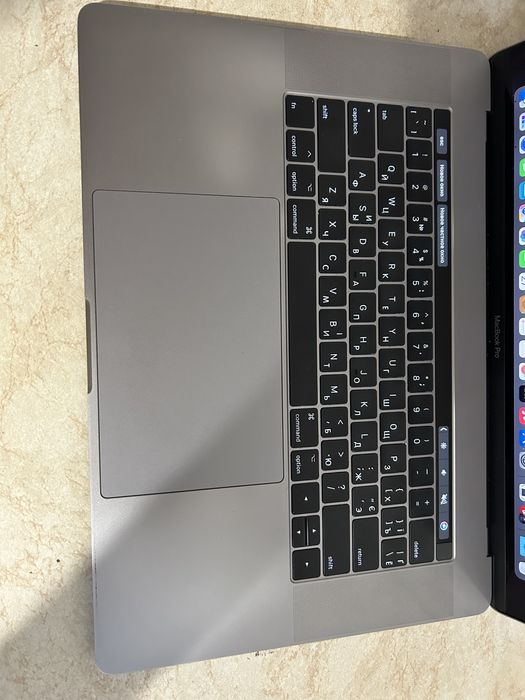 Macbook Pro 15 1tb, 2017г