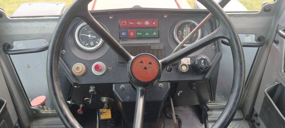 Massey ferguson  699