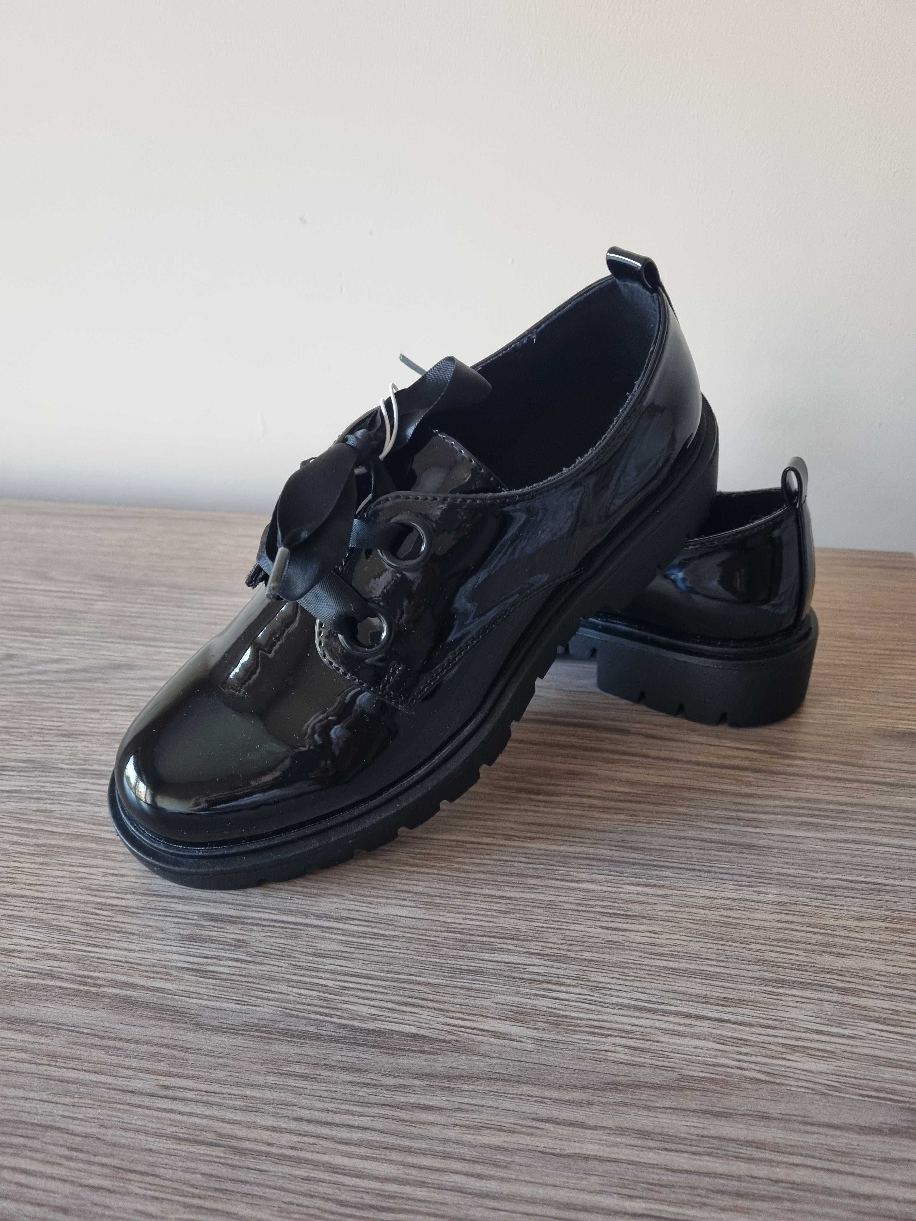 Buty nowe Reserved loafersy czarne r. 36