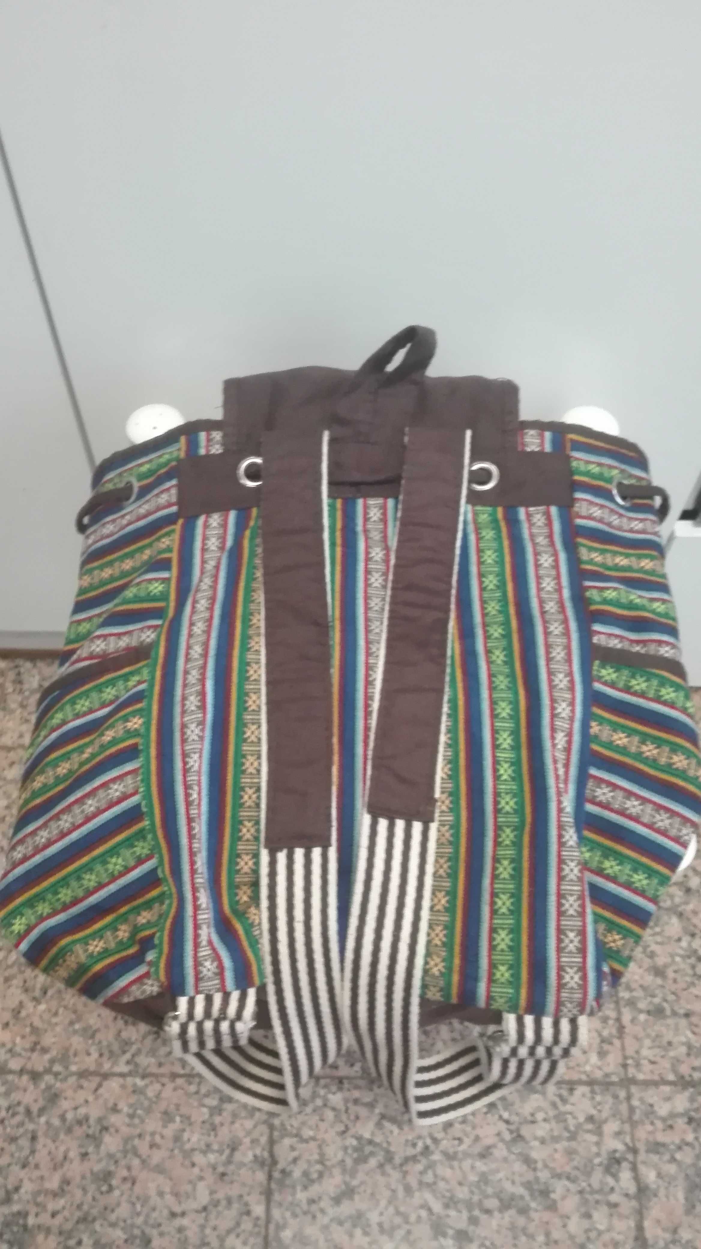 Mochila em bom estado