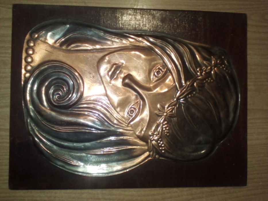 Портрет " Олеся " (чеканка 70 годов).