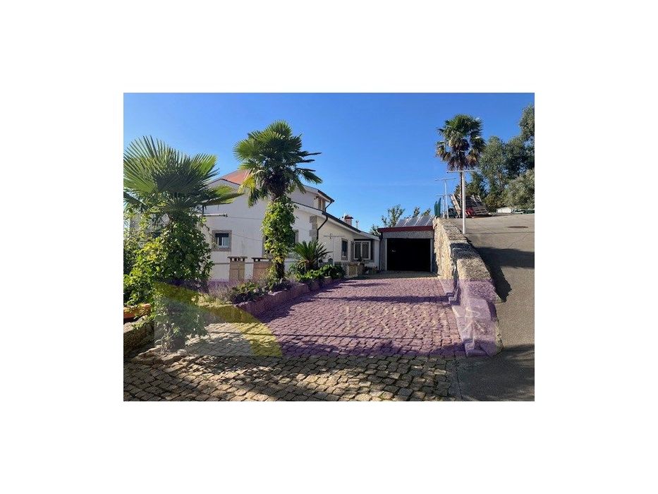 Moradia T4 com Piscina, Guimarães