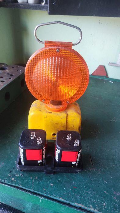 lampa ostrzegawcza drogowa