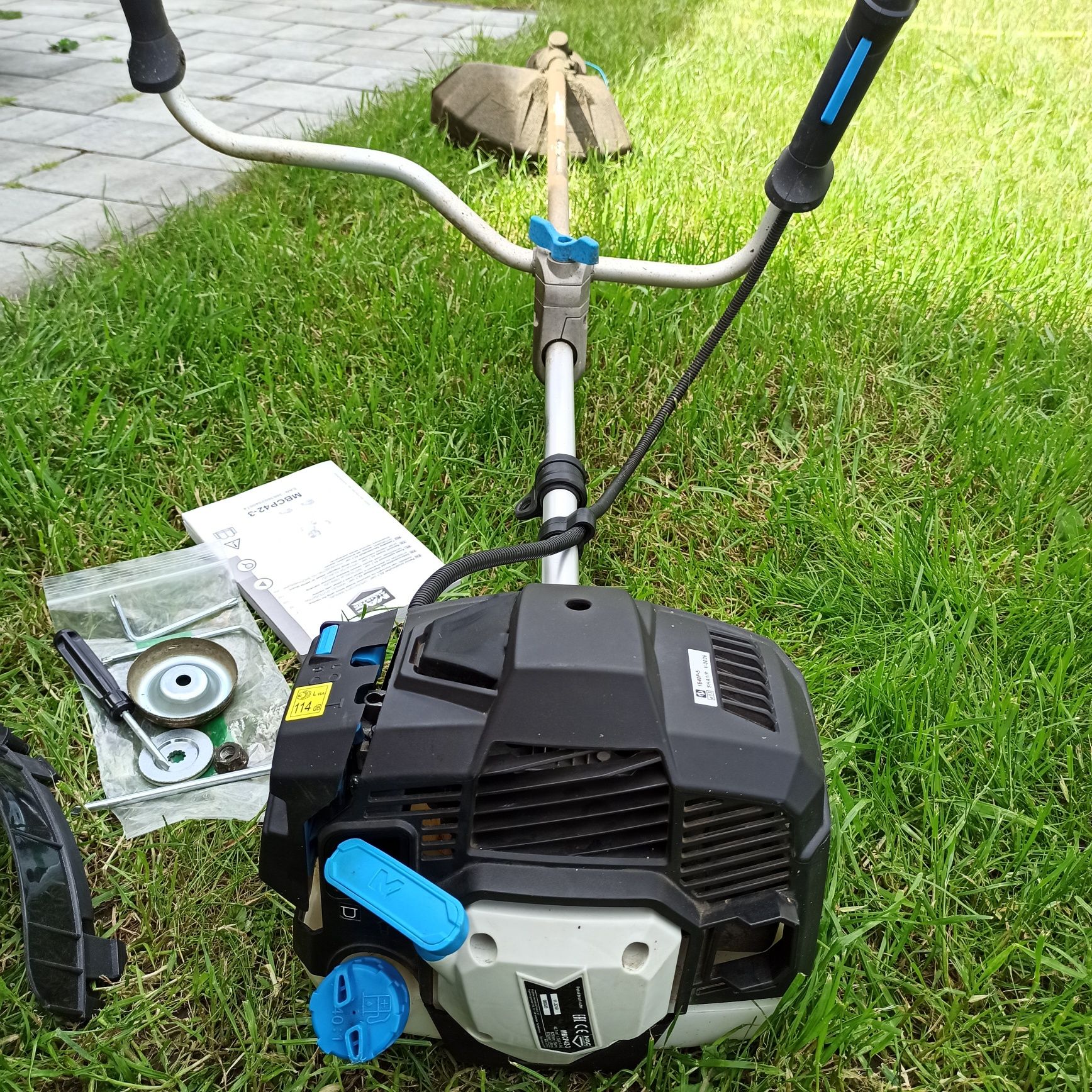 Kosa podkaszarka spalinowa MacAllister