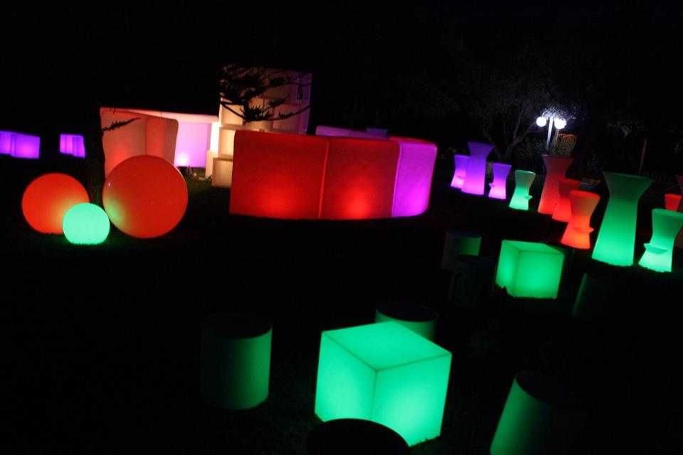 Mobiliario led ultimas unidades