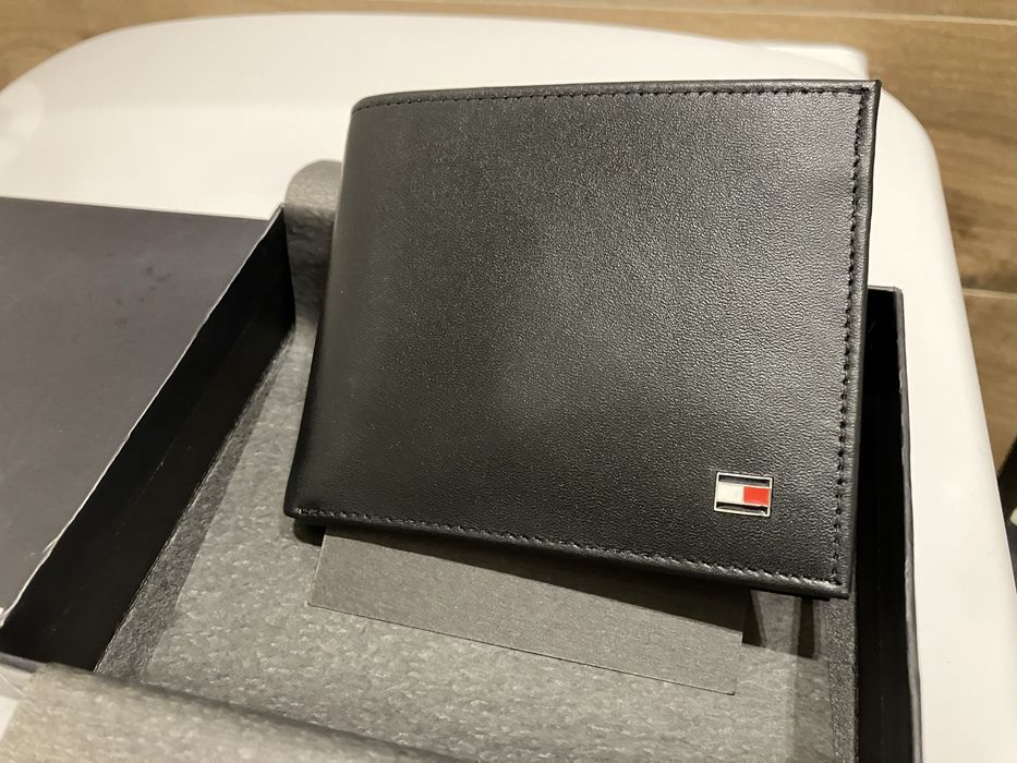 TOMMY HILFIGER nowy skórzany portfel na karty  + bankoty Nowy
