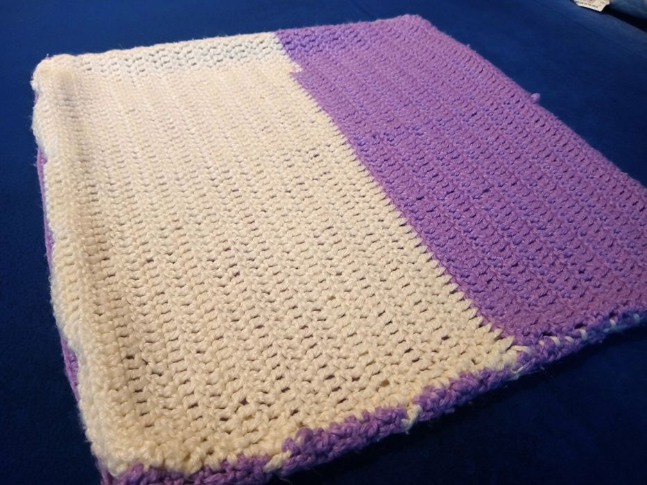 Poszewka z włóczki 37cm/37cm robiona na  drutach z bawełny