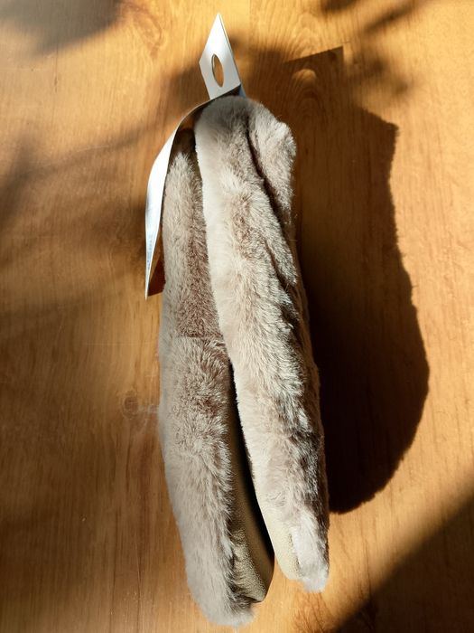 Kapcie futerkowe  Primark nowe