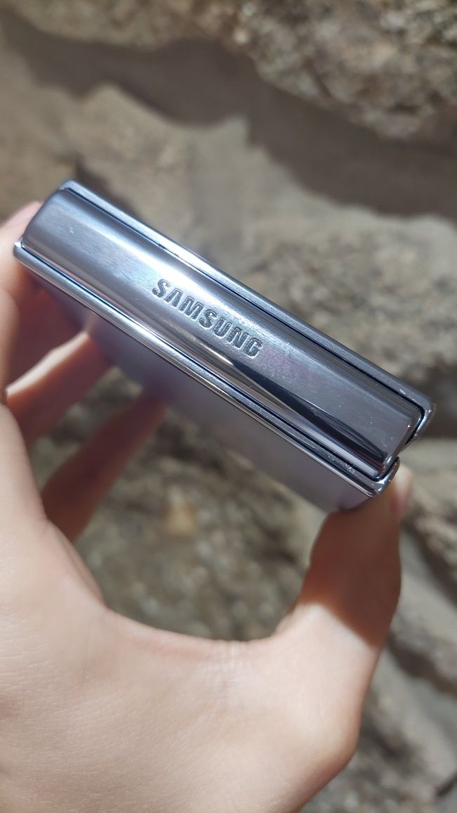 Samsung galaxy z flip 4 256gb azul bom estado e oferta de capa