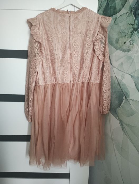 Sukienka koronkowa z tiulem