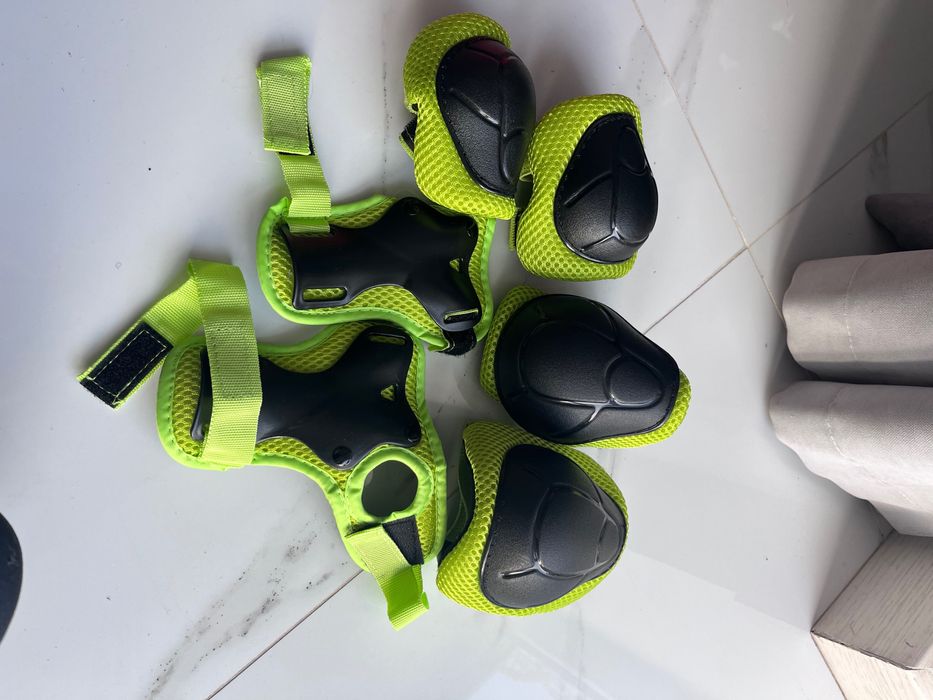 Набір захисного спорядження для роликів або скейту