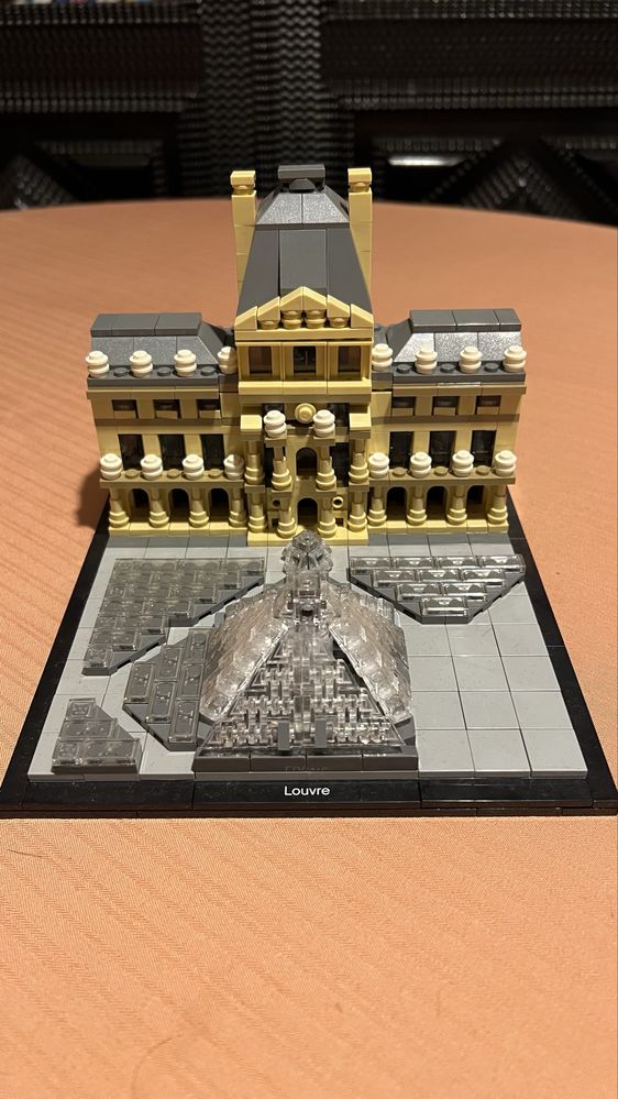 LEGO Architecture Louvre - 21024