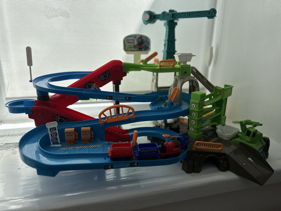 Інтерактивний трек парковка train track