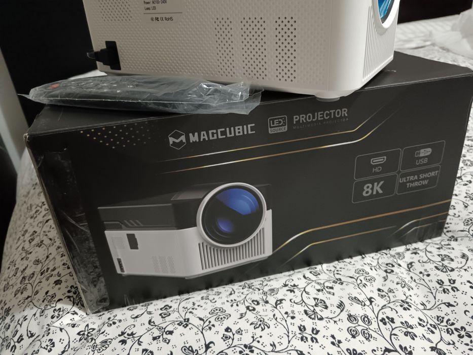 Magcubic projector 8K LED