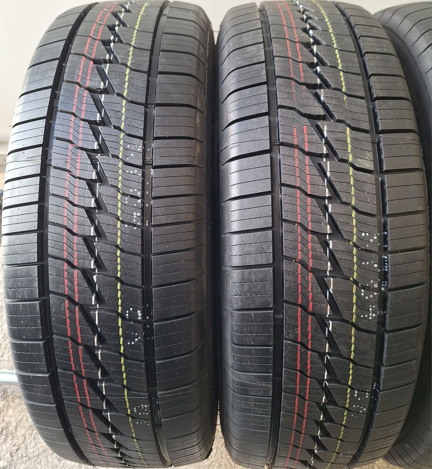 Opony Całorocznych 16 Firestone Vanhawk Multiseason 215/65R16C Nowe