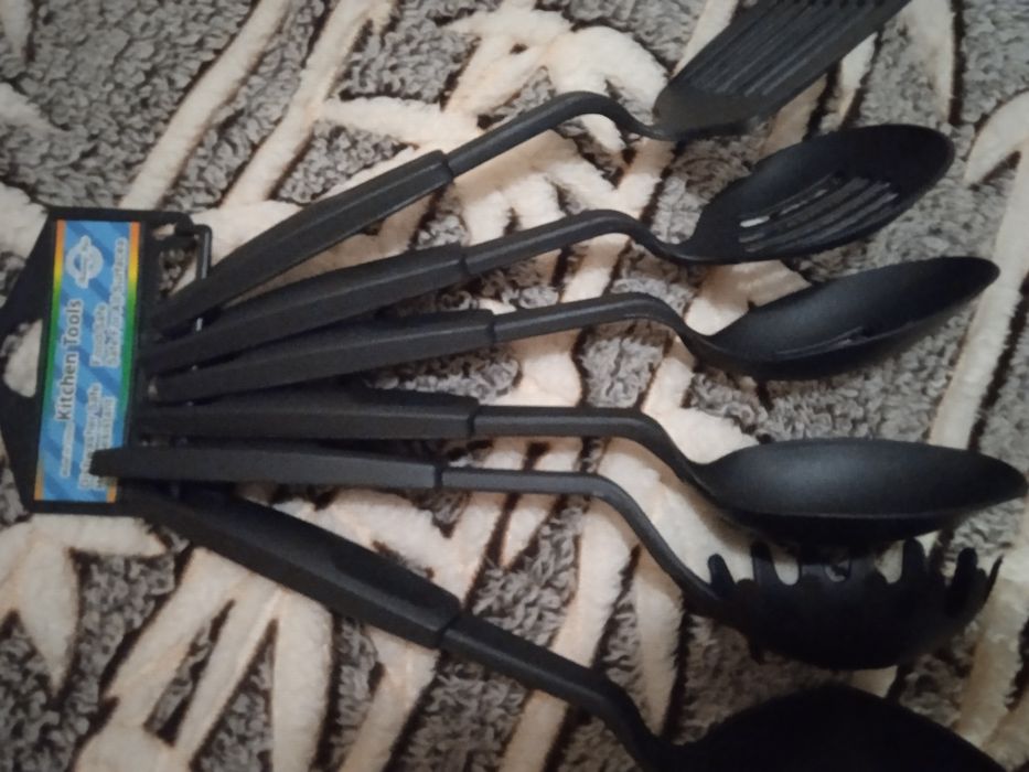 Продам недорого новий кухонний набір чорний 6 предметів