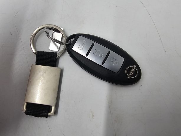 Nissan kluczy key oryginalny